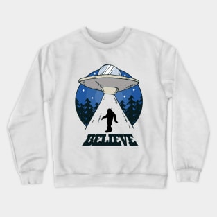 Believe Bigfoot Sasquatch UFO Abduction Design Crewneck Sweatshirt